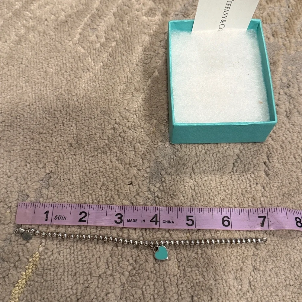 Return to Tiffany
Tiffany Blue Heart Tag Bead
Bracelet used in great shape - Picture 5 of 6